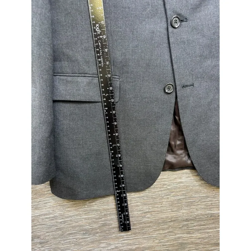 Banana Republic Blazer Men’s Size 44R Gray Ckeck Two Button Sport Coat